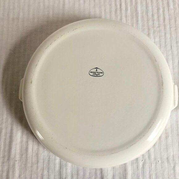 Anchor Hocking 11" White/Black Wheat Pattern Casserole Dish - Picture 4 of 7